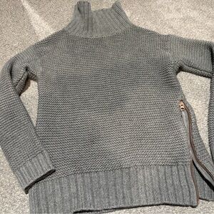 Lululemon Gray chunky knit Turtleneck Sweater with Side Zipper medium 6?